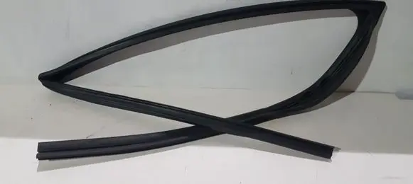 Dacia Duster Rubber seal front door window/glass 803311379R