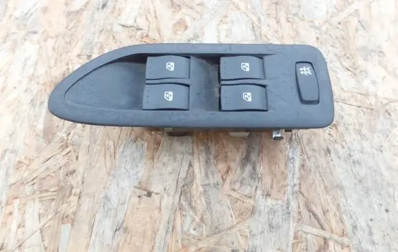 Renault Laguna II Quarter vent window switch 