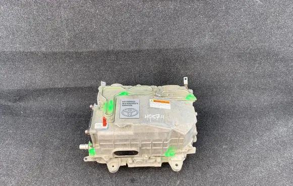 Voltage converter inverter