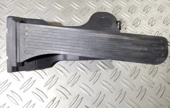 Volkswagen Touran I Accelerator throttle pedal 1T2723503G 6PV00874601 74390600