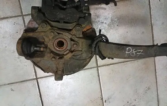 Dodge Durango III Front wheel hub spindle knuckle