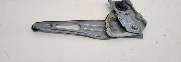 Toyota Yaris Rear door manual window regulator 