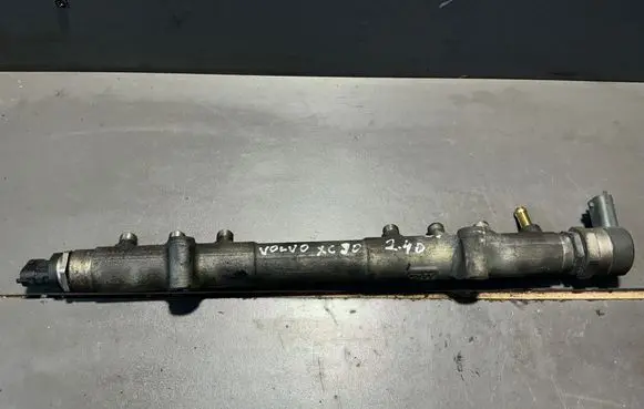 Volvo XC90 Fuel main line pipe 0445215023 30757146