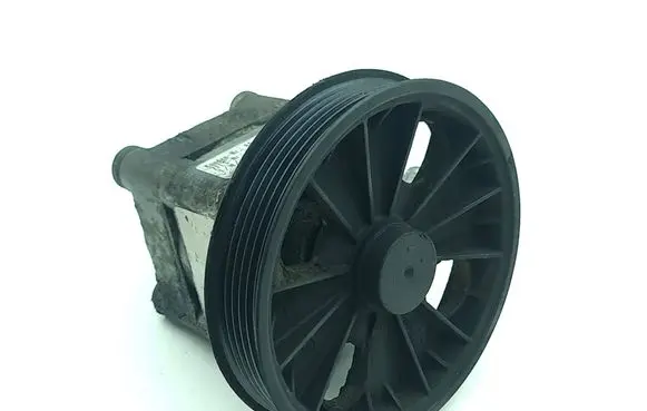 Volvo XC90 Power steering pump 8683966