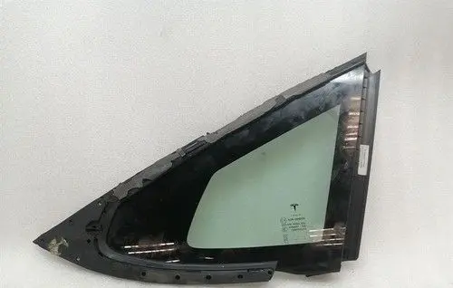 Tesla Model X Rear door window glass 105182100E