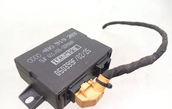 Audi A6 S6 C5 4B Parking PDC control unit/module 4B0919283 5WF601686