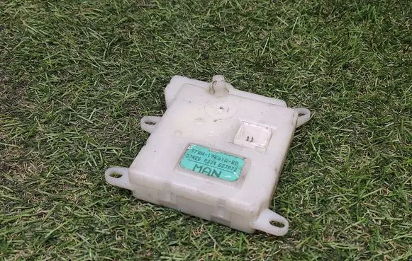 Ford Mondeo MK II Air flap motor/actuator 97BW19E616BB