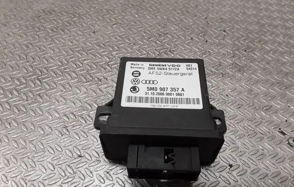 Volkswagen PASSAT B6 Light module LCM 5WK49172A 5M0907357A