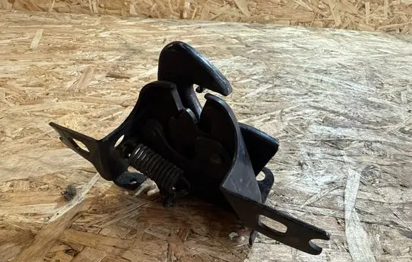 Volkswagen Polo III 6N 6N2 6NF Tie down hook / loop 1H0823509B