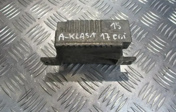 Mercedes-Benz A W168 Coolant fan relay A0275458032