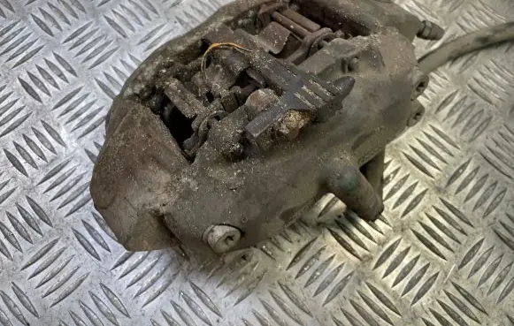 Mercedes-Benz E W211 Front brake caliper