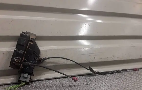 Citroen C3 Picasso Rear door lock 24099158