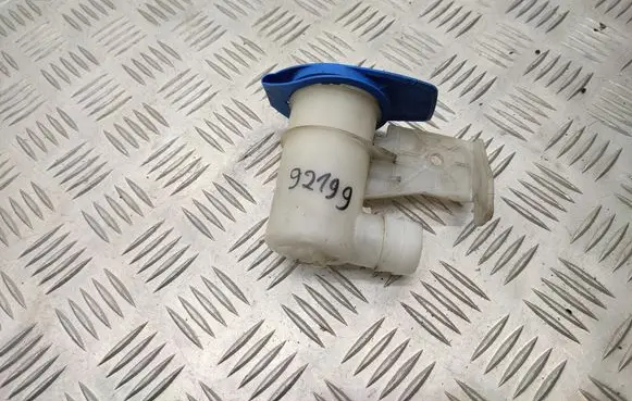 Volkswagen PASSAT B7 USA Window washer liquid tank fill tube 