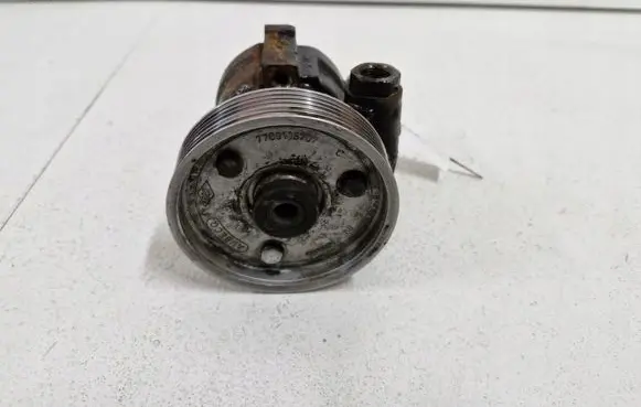 Renault Espace III Power steering pump 7700105707