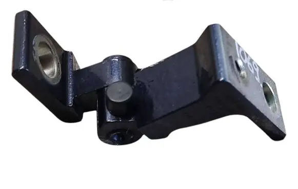 Volkswagen Touareg II Front door lower hinge 8K0831401A