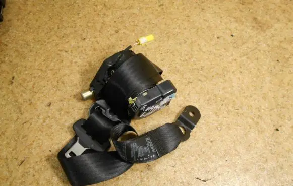 Maserati Quattroporte Front seatbelt
