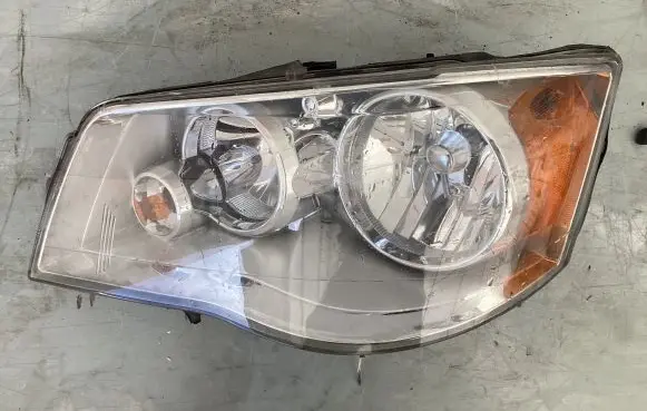 Chrysler Town & Country V Headlight/headlamp