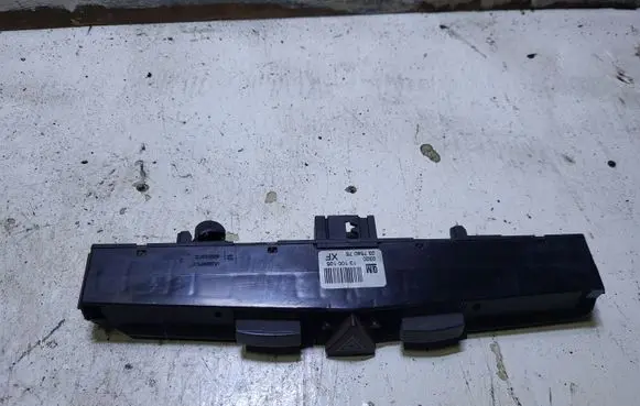 Opel Zafira B Hazard light switch 03758075 13100105