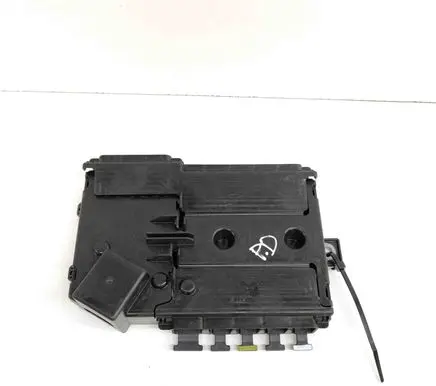 Mercedes-Benz C W205 Current control relay A2135401115