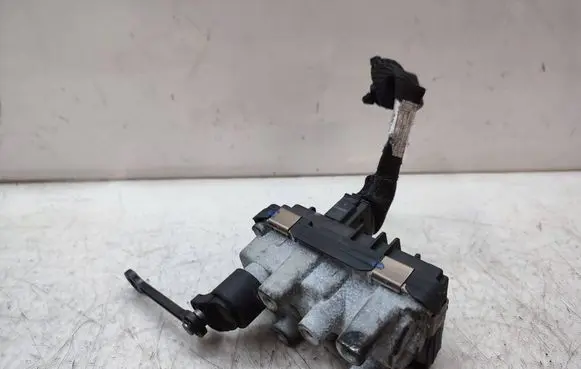 Jaguar XE Turbine electric control actuator 6nw01043027