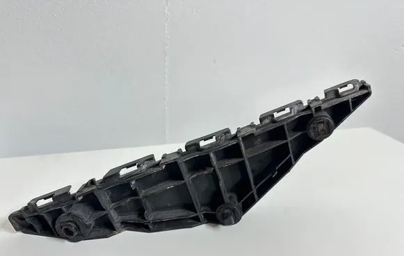 Toyota Avensis T270 Front bumper mounting bracket 5253505040