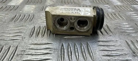 KIA Sorento Air conditioning (A/C) expansion valve T416230950