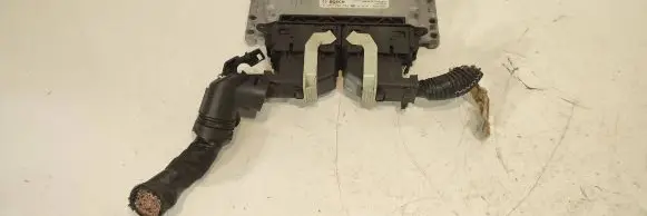 Ford Focus C-MAX Engine control unit/module F1E112B684AD 0281032563 FS7A12A650DSD