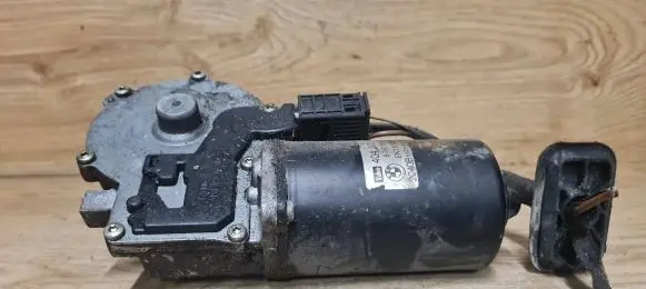 BMW 5 E39 Wiper motor 8360603