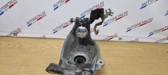 BMW 1 F20 F21 Front wheel hub 6853820