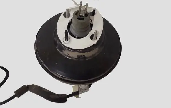 Ford Focus Brake booster DV612B195AA