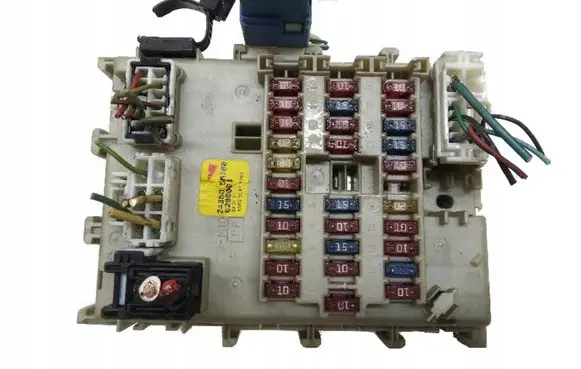 Nissan Almera Fuse box set 24350 5M300
