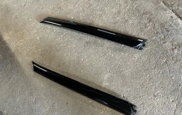 Nissan Juke II F16 Windshield trim 768376PA0BA