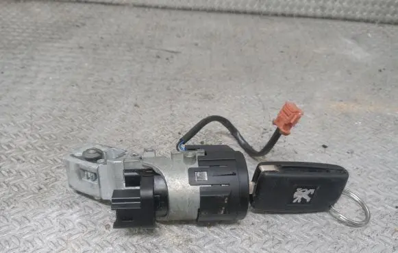 Peugeot 407 Ignition lock 9663123280