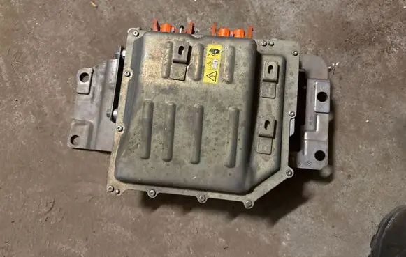 Renault Zoe Voltage converter inverter 293A07017R