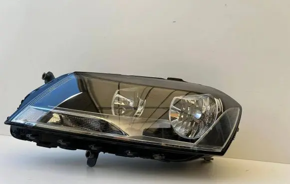 Volkswagen PASSAT B7 Headlight/headlamp 90010125