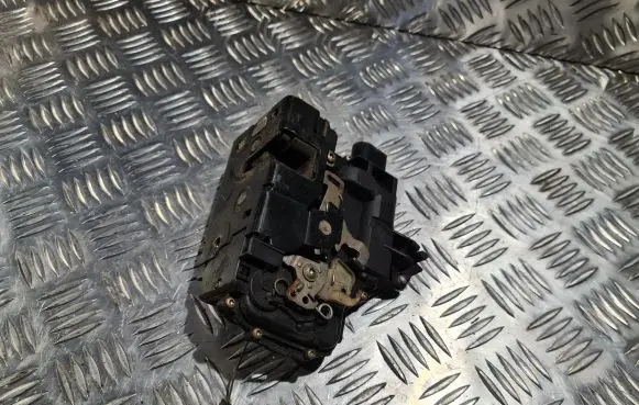Seat Toledo II (1M) Front door lock