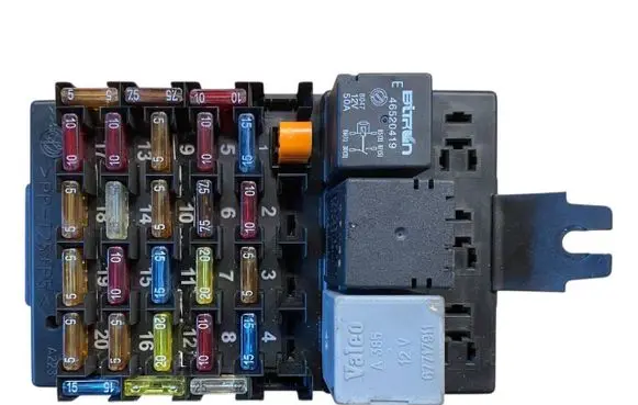Alfa Romeo 166 Fuse module 46520419