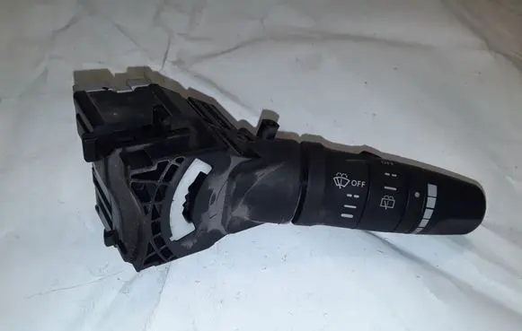 Nissan X-Trail T30 Wiper control stalk 252608H905