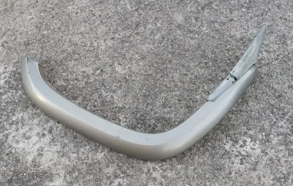 Isuzu Trooper Front arch trim 8974351230