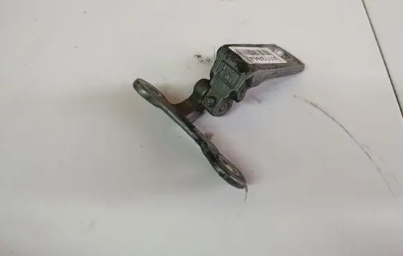 Opel Vectra C Rear door lower hinge