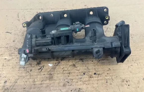Renault Captur Intake manifold H8201192544
