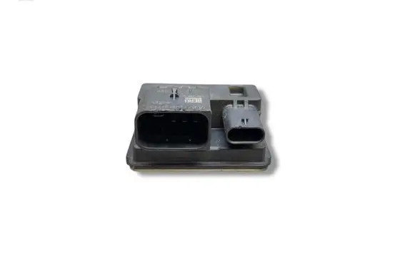 BMW 5 F10 F11 Glow plug pre-heat relay 857008702