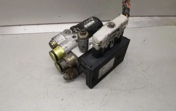 Jaguar XJ X300 ABS Pump LNA2210AA 10094504023 MNA5920AB