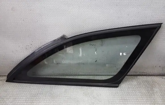 Nissan Primera Rear side window