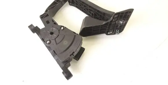 Hyundai ix35 Accelerator throttle pedal DH327272S000