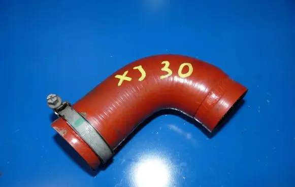 Jaguar XJ X351 Engine coolant pipe/hose