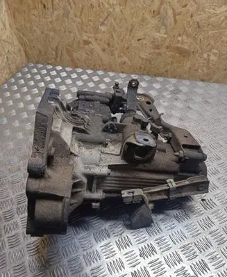 Volkswagen Caddy Manual 5 speed gearbox
