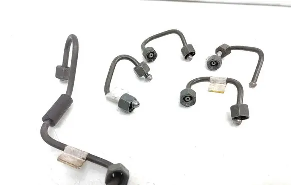 Suzuki Grand Vitara II Fuel injector supply line/pipe 
