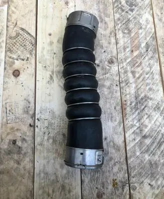 BMW 5 G30 G31 Intercooler hose/pipe