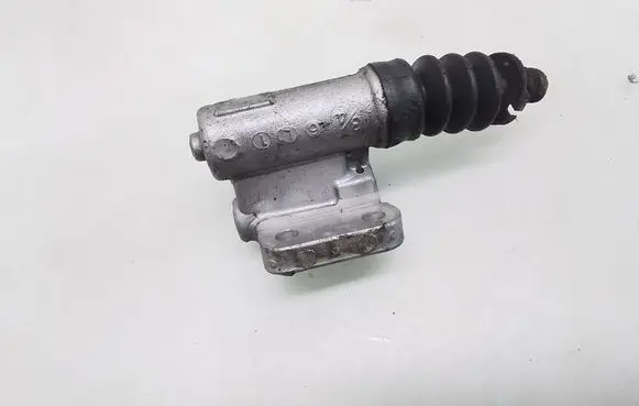 Clutch slave cylinder